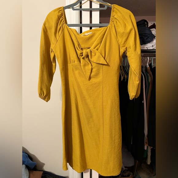 Gold dress - Picture 1 of 5